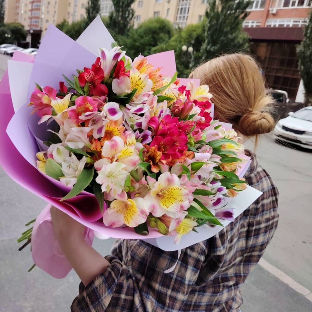 Букет "Яркие краски" из 25 альстромерий MIX