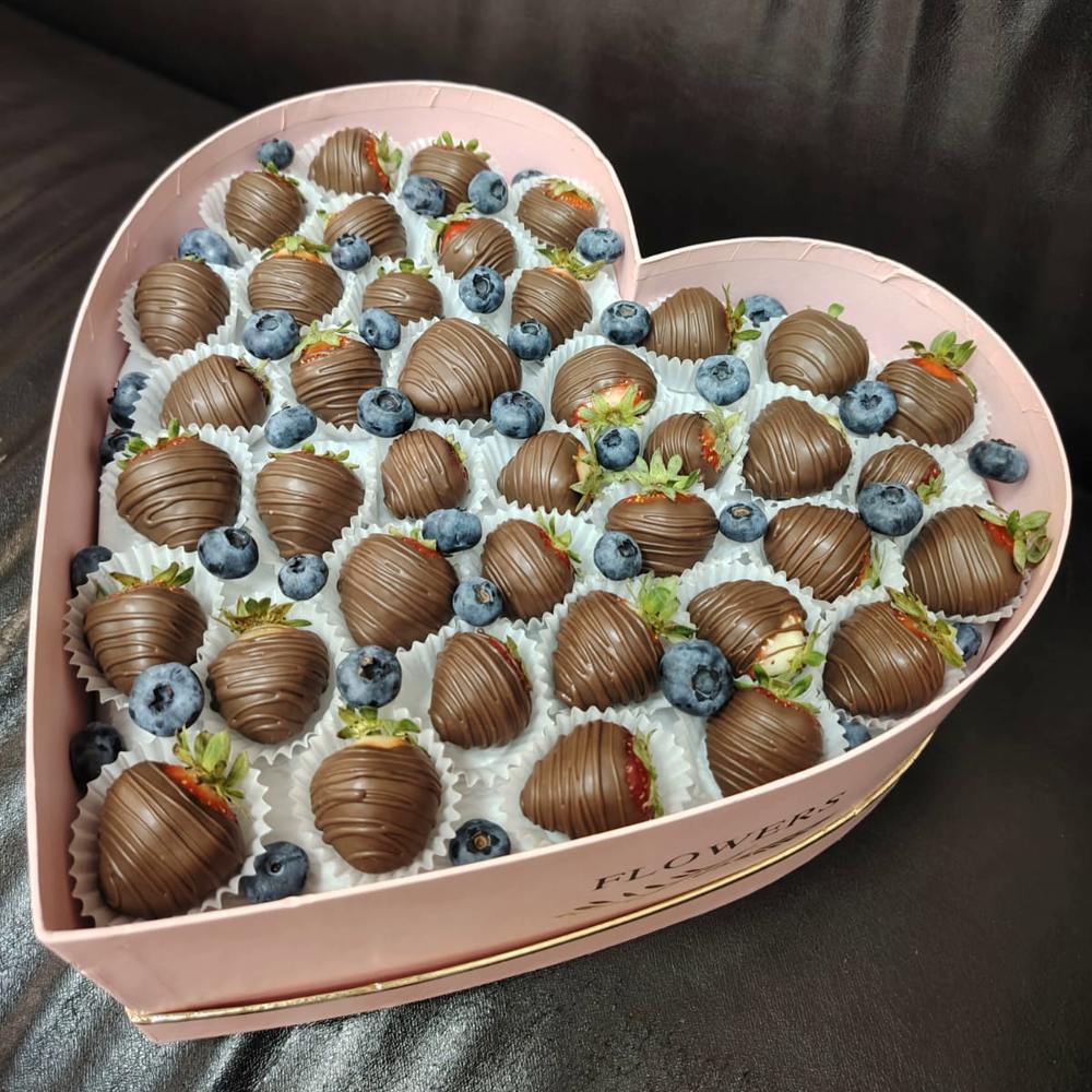 Клубника в шоколаде "Море клубники"