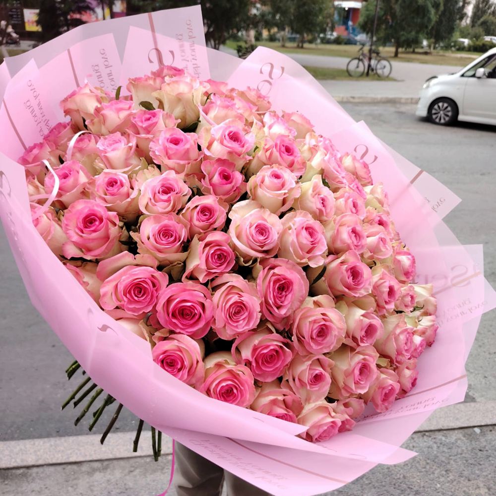 Букет из 71 нежно-розовой розы