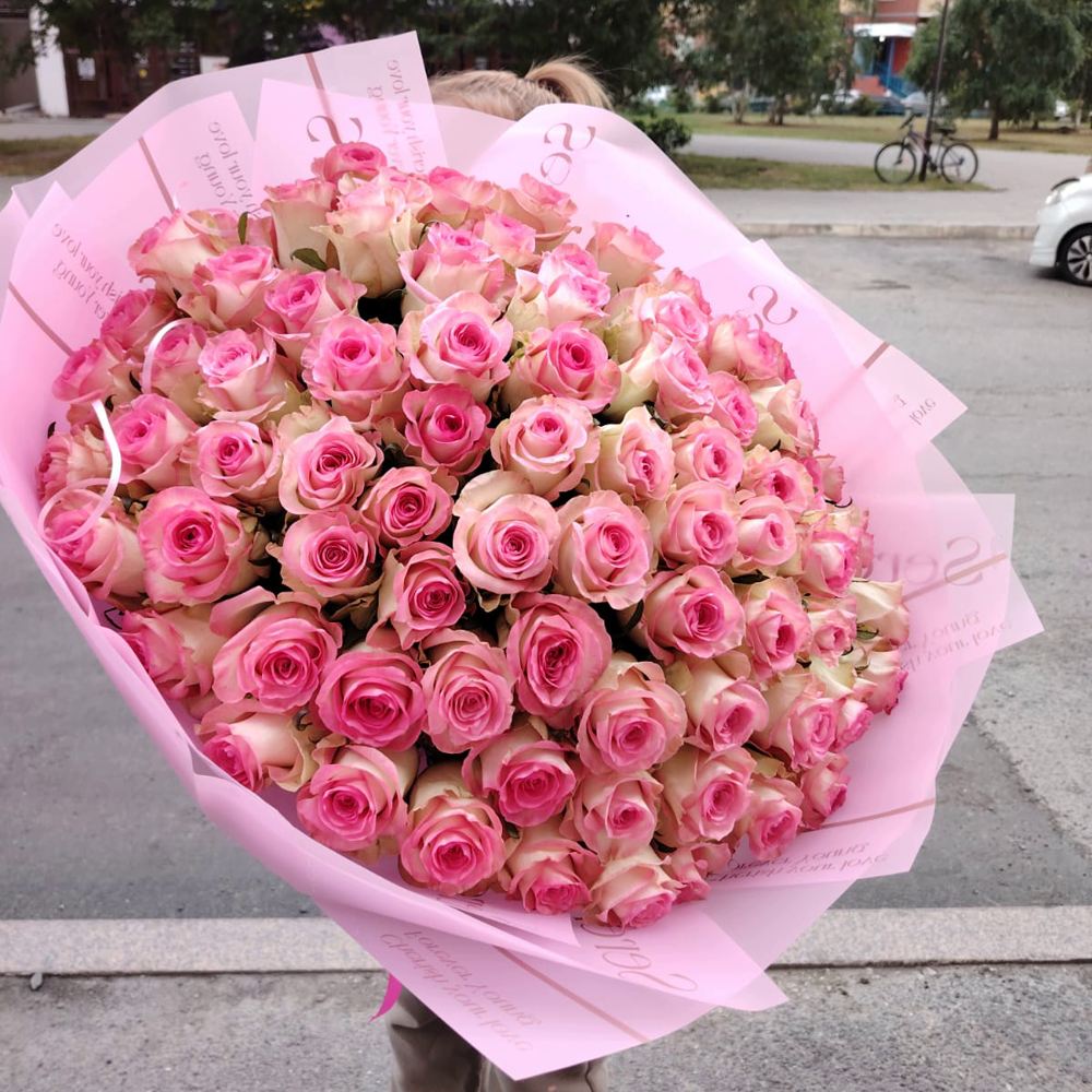 Букет из 71 нежно-розовой розы