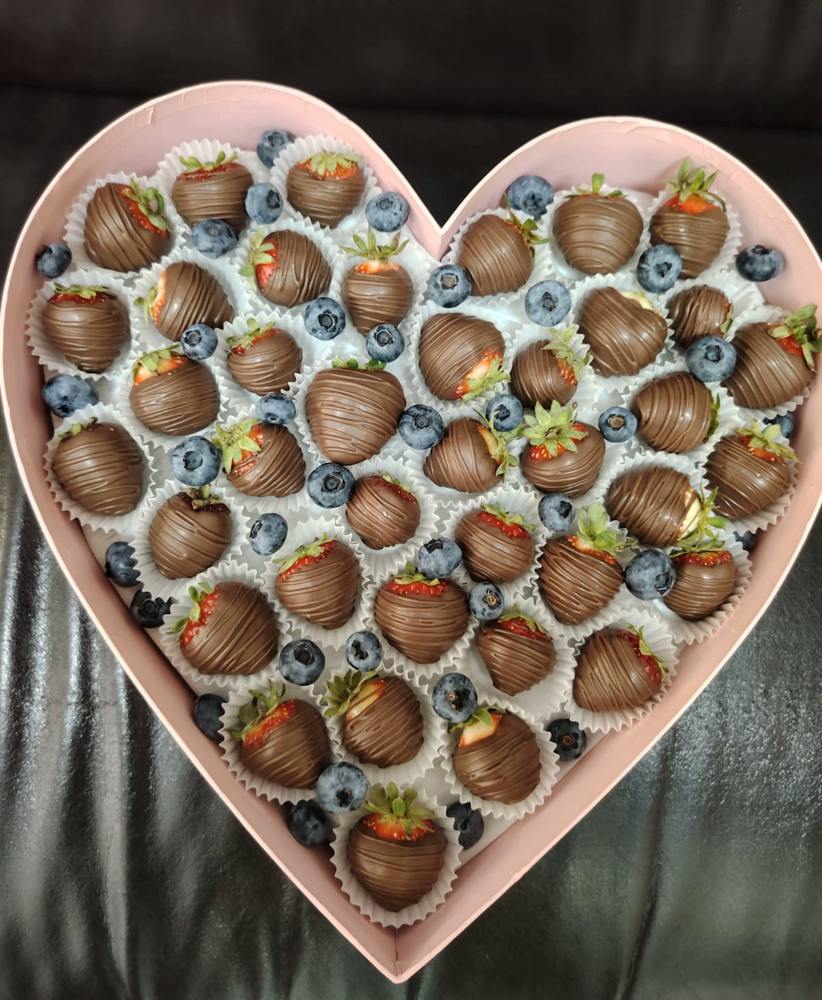 Клубника в шоколаде "Море клубники"