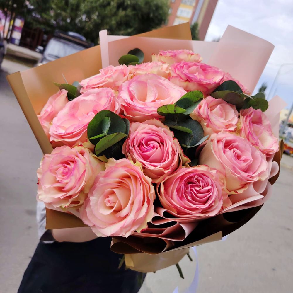 Букет "Сияние роз " 