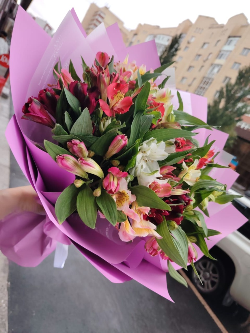 Букет из альстромерии "Праздничный момент"